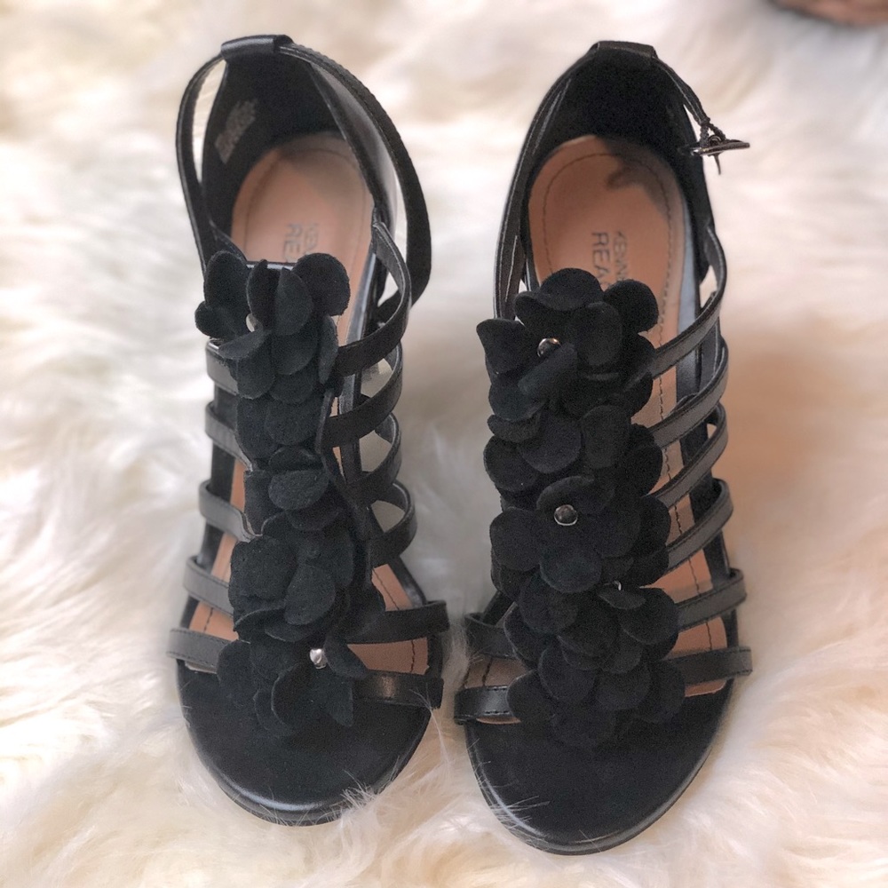 SOLDKenneth Cole Reaction heels